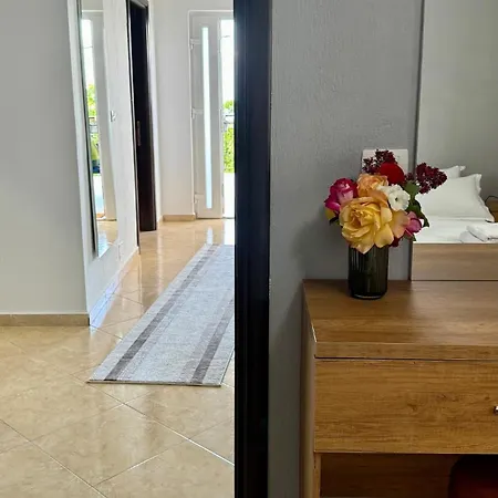 Gjoli View 2br With Stunning Views شقة Polisi i Vogel