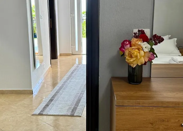 Gjoli View 2br With Stunning Views شقة Polisi i Vogel