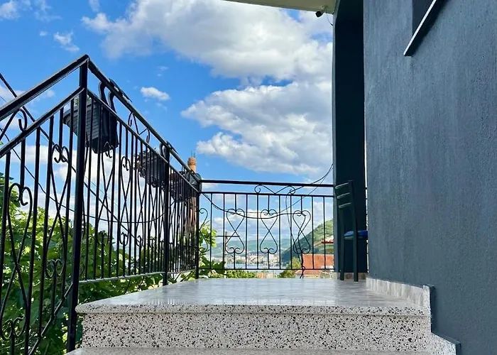 Gjoli View 2br With Stunning Views * Polisi i Vogel