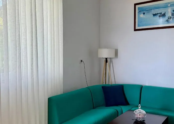 Gjoli View 2br With Stunning Views Polisi i Vogel