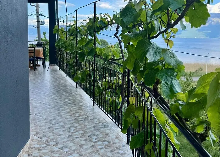 Gjoli View 2br With Stunning Views
