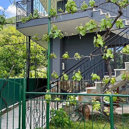 Gjoli View 2br With Stunning Views